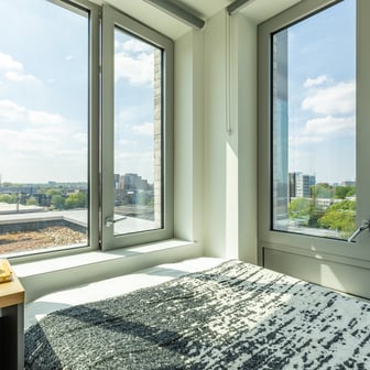 Gold Skyline En Suite - Image 2